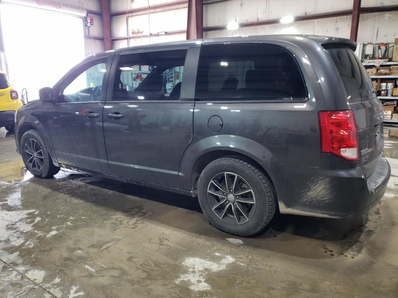 2018 Dodge Caravan - Image 2