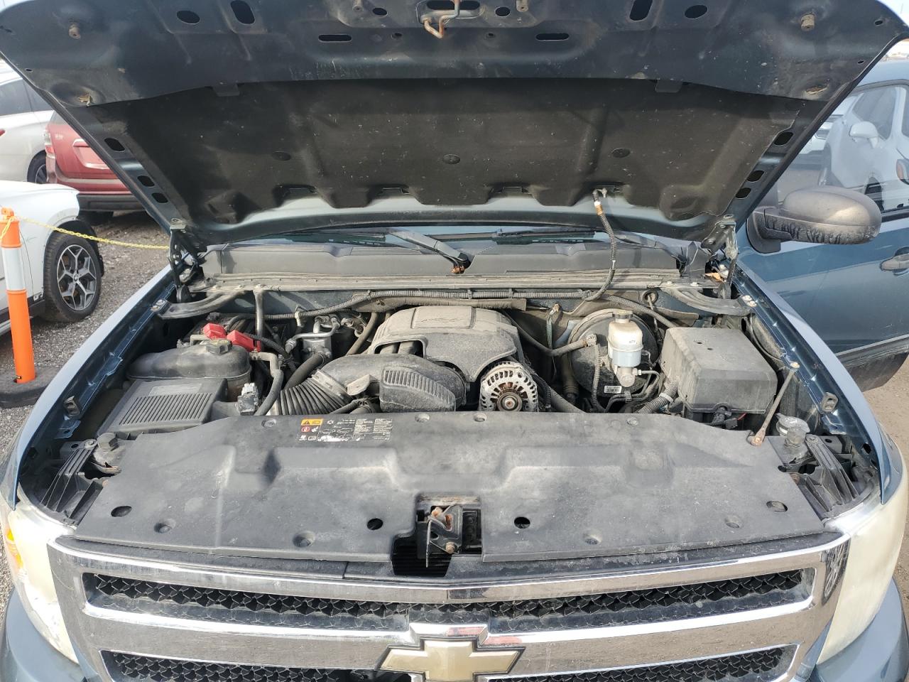 2011 Chevrolet Silverado - Image 11