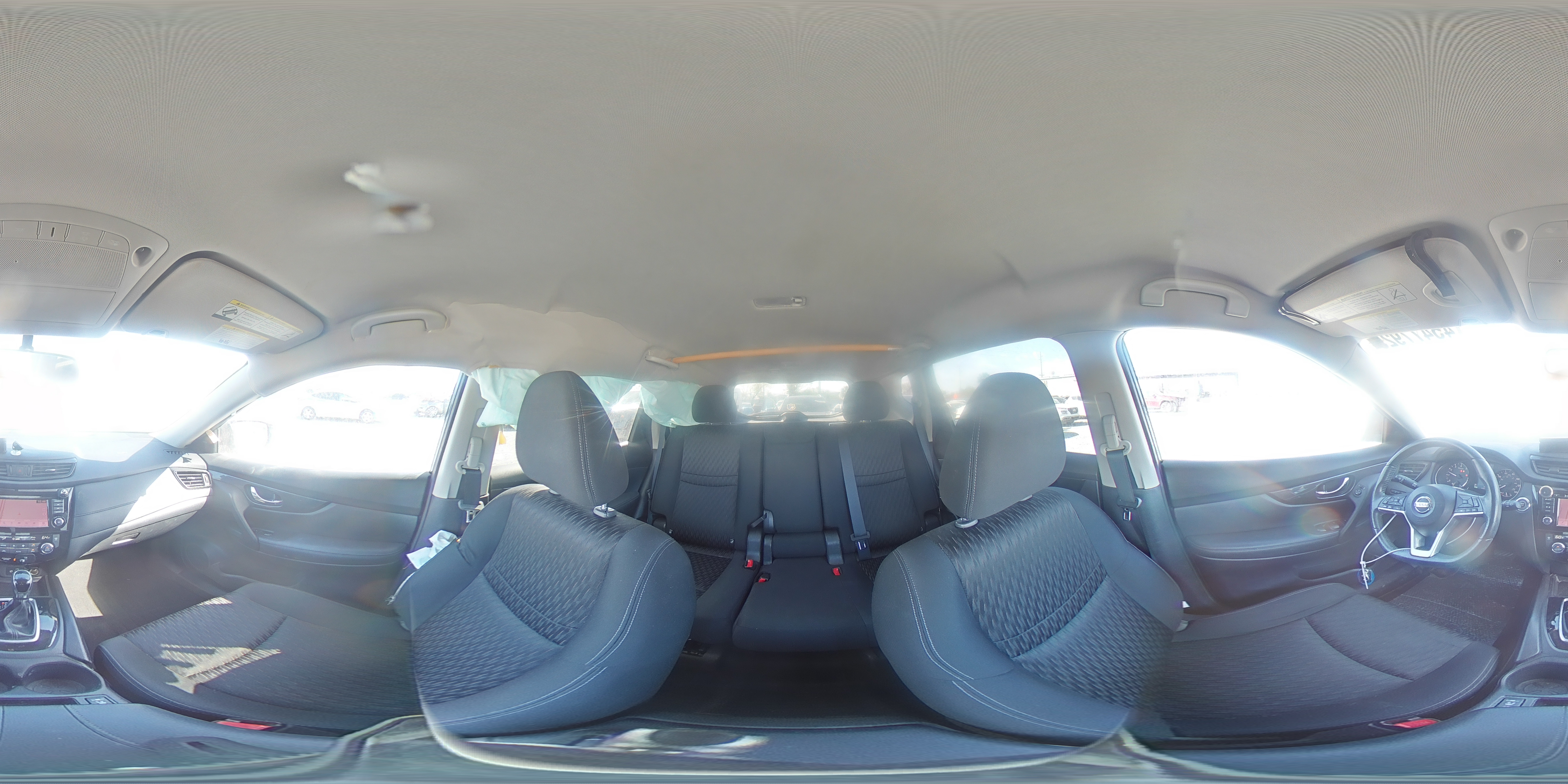 2018 Nissan Rogue - Image 13