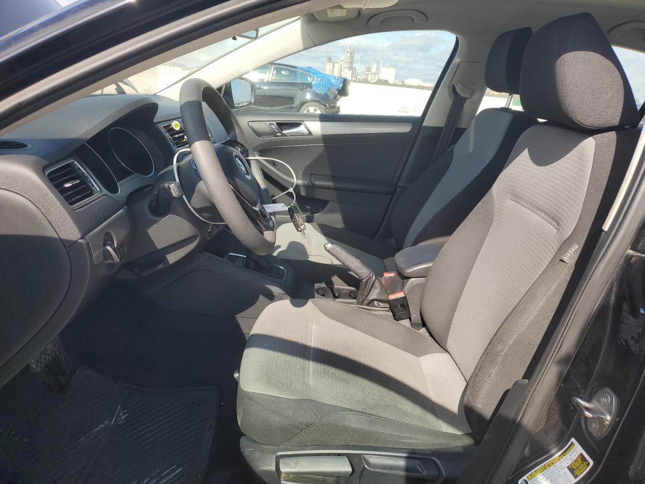 2017 Volkswagen Jetta - Image 7