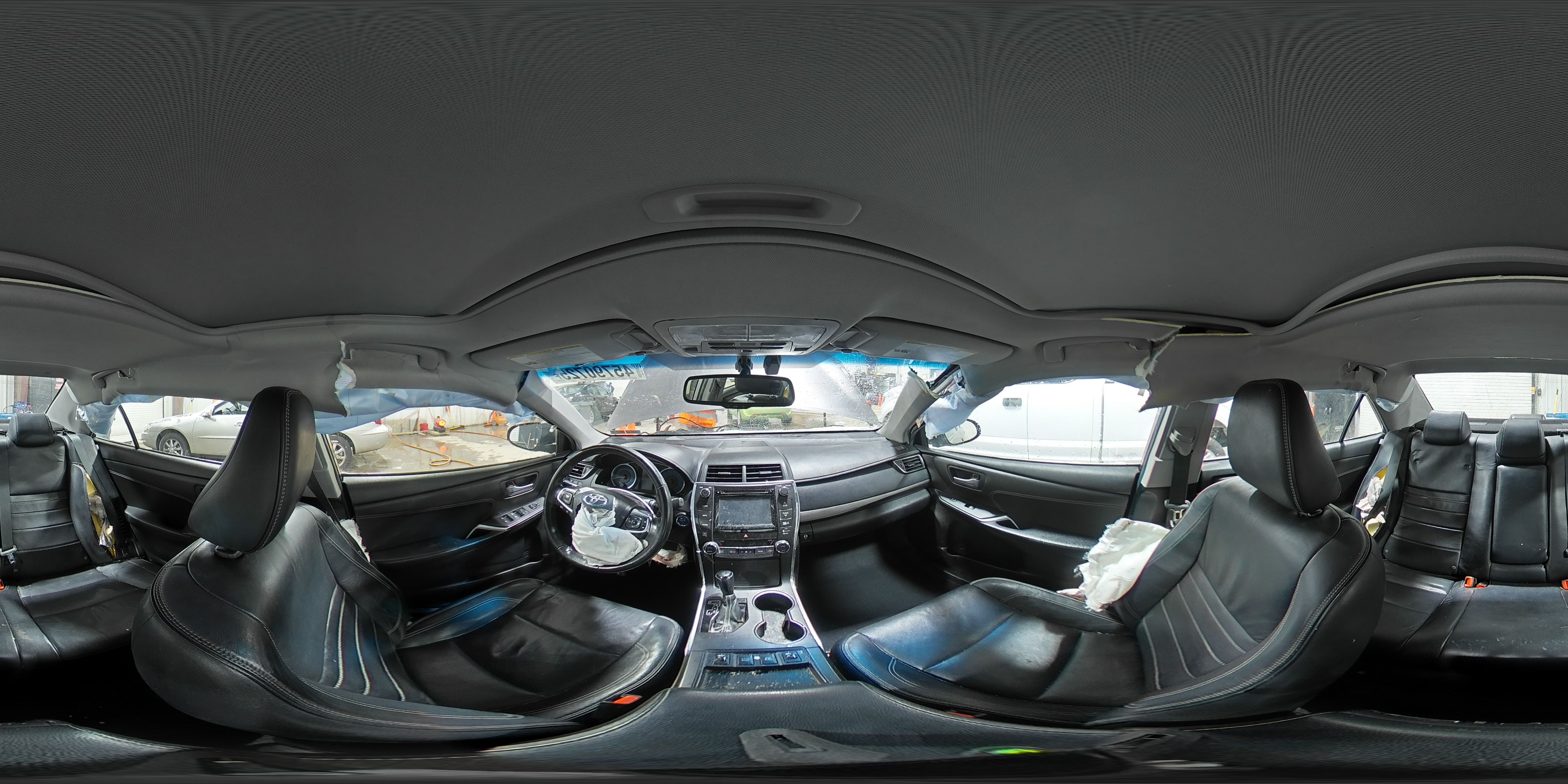 2015 Toyota Camry - Image 13