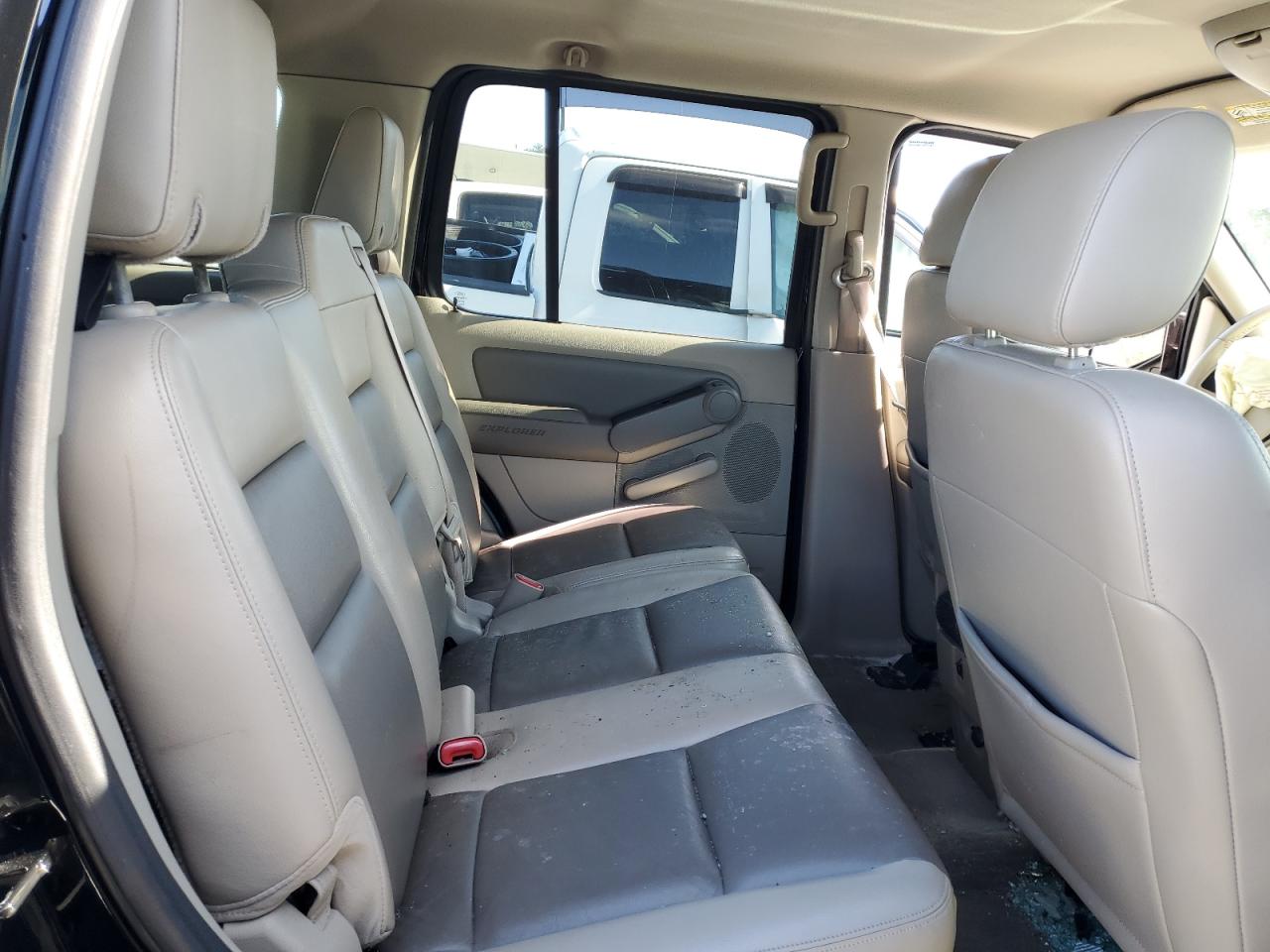 2007 Ford Explorer - Image 11