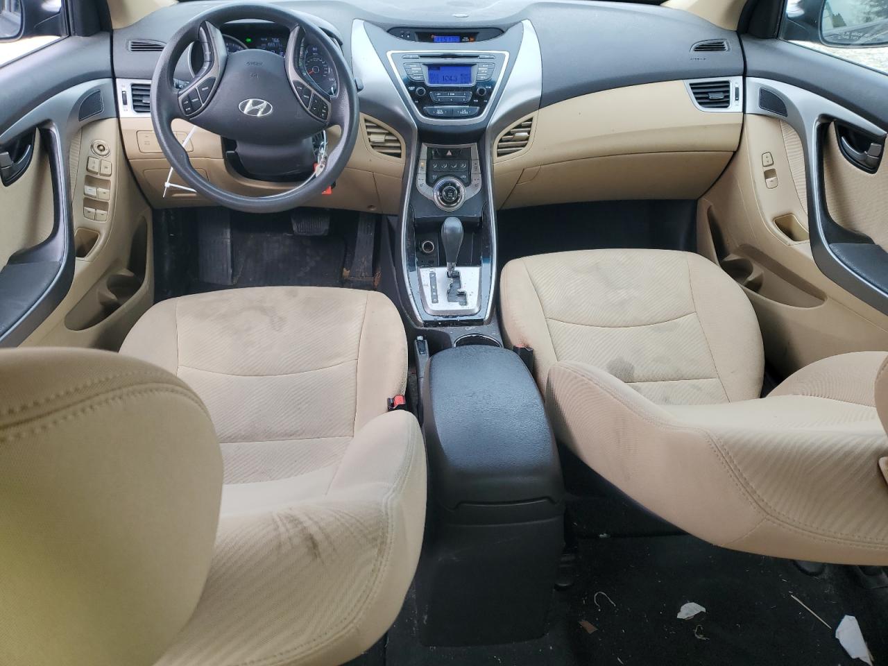 2013 Hyundai Elantra - Image 8