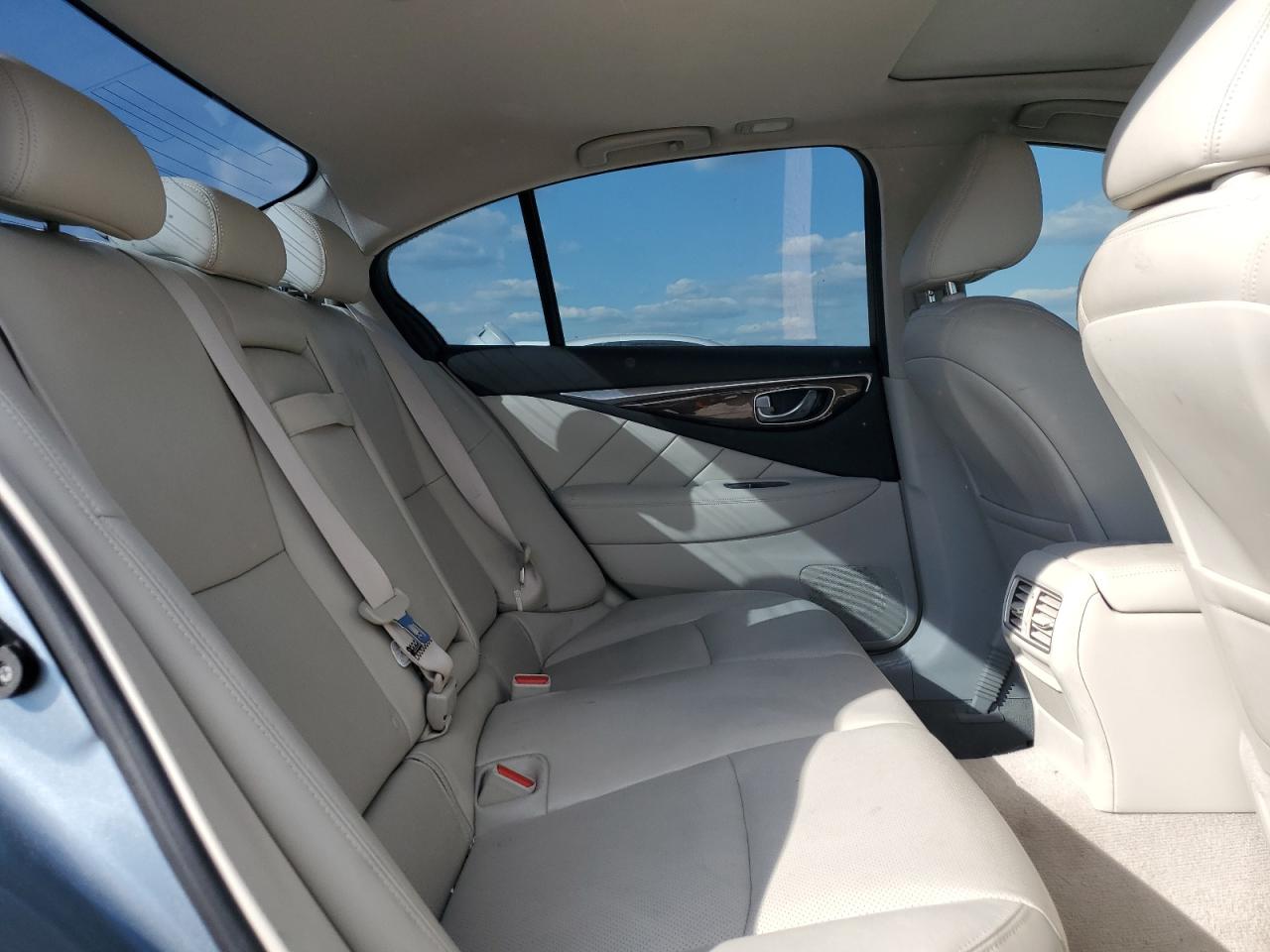 2018 Infiniti Q50 - Image 10