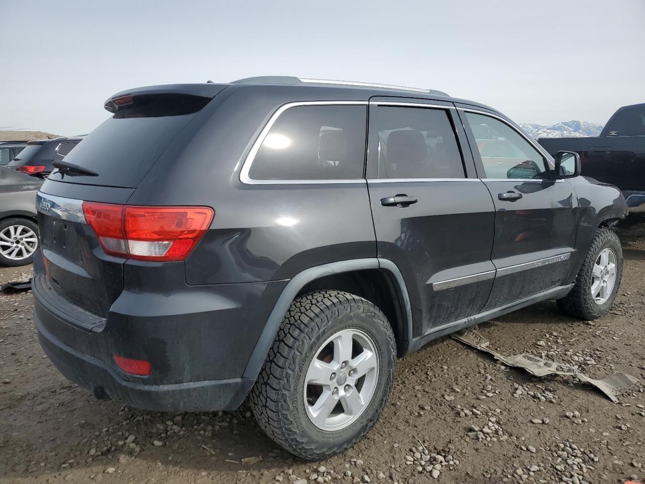 2011 Jeep Grand Cherokee - Image 3