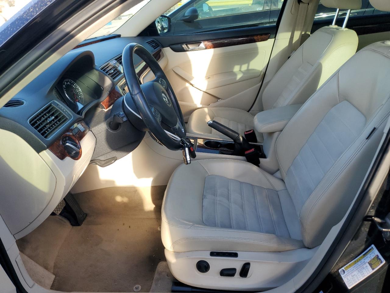 2013 Volkswagen Passat Sel VIN: 1VWCN7A3XDC079095 Lot: 46277085