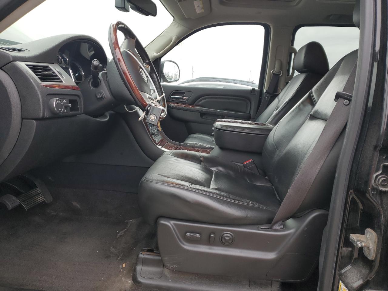 2012 Cadillac Escalade - Image 7