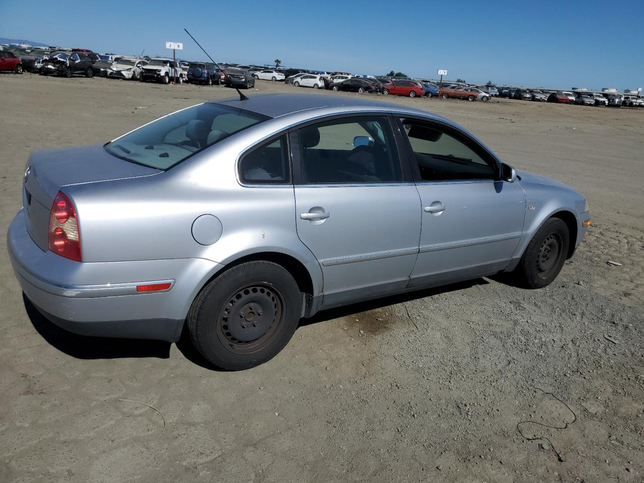 2003 Volkswagen Passat - Image 3