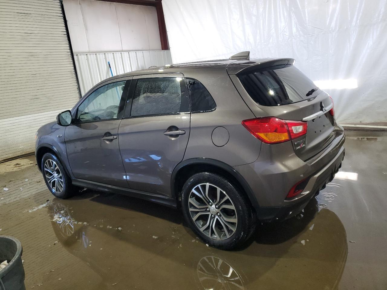 2019 Mitsubishi Outlander - Image 2
