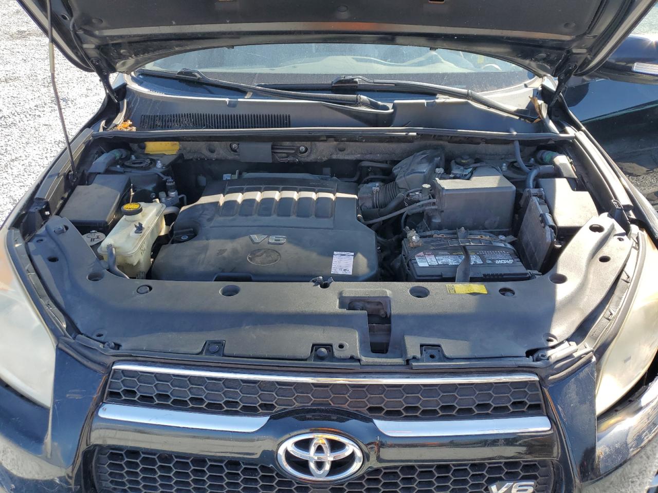 2010 Toyota RAV 4 - Image 12