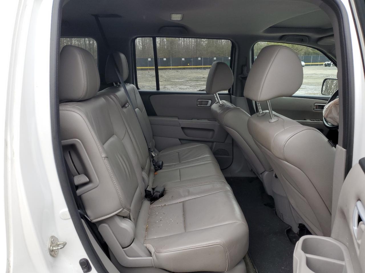 2015 Honda Pilot - Image 11