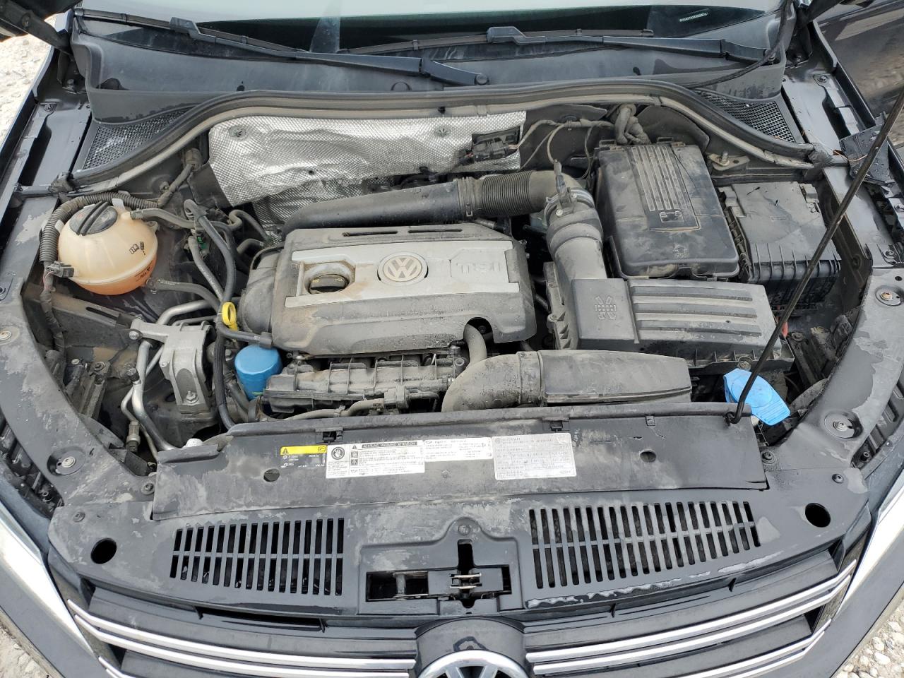 2017 Volkswagen Tiguan - Image 12