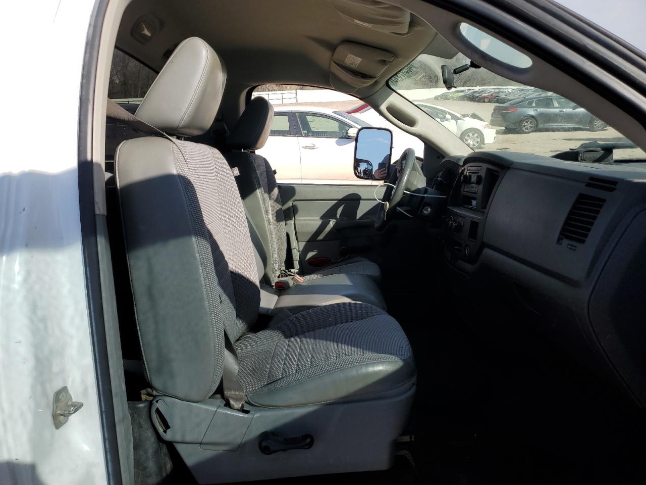 2008 Dodge RAM - Image 10