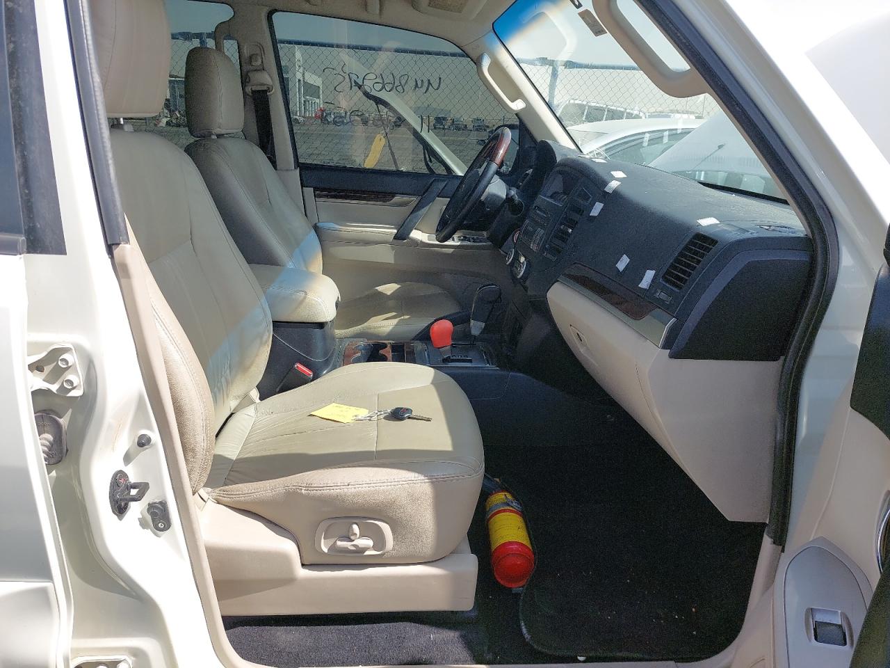 JMYLRV95WBJ705287 - 2011 Mitsubishi Pajero - #44866275