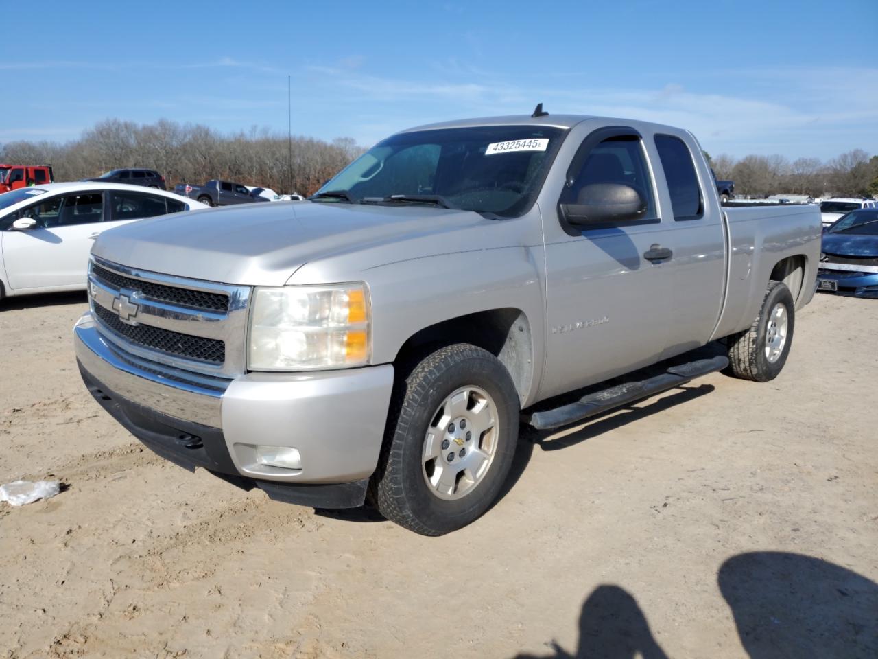 2007 Chevrolet Silverado - Image 1