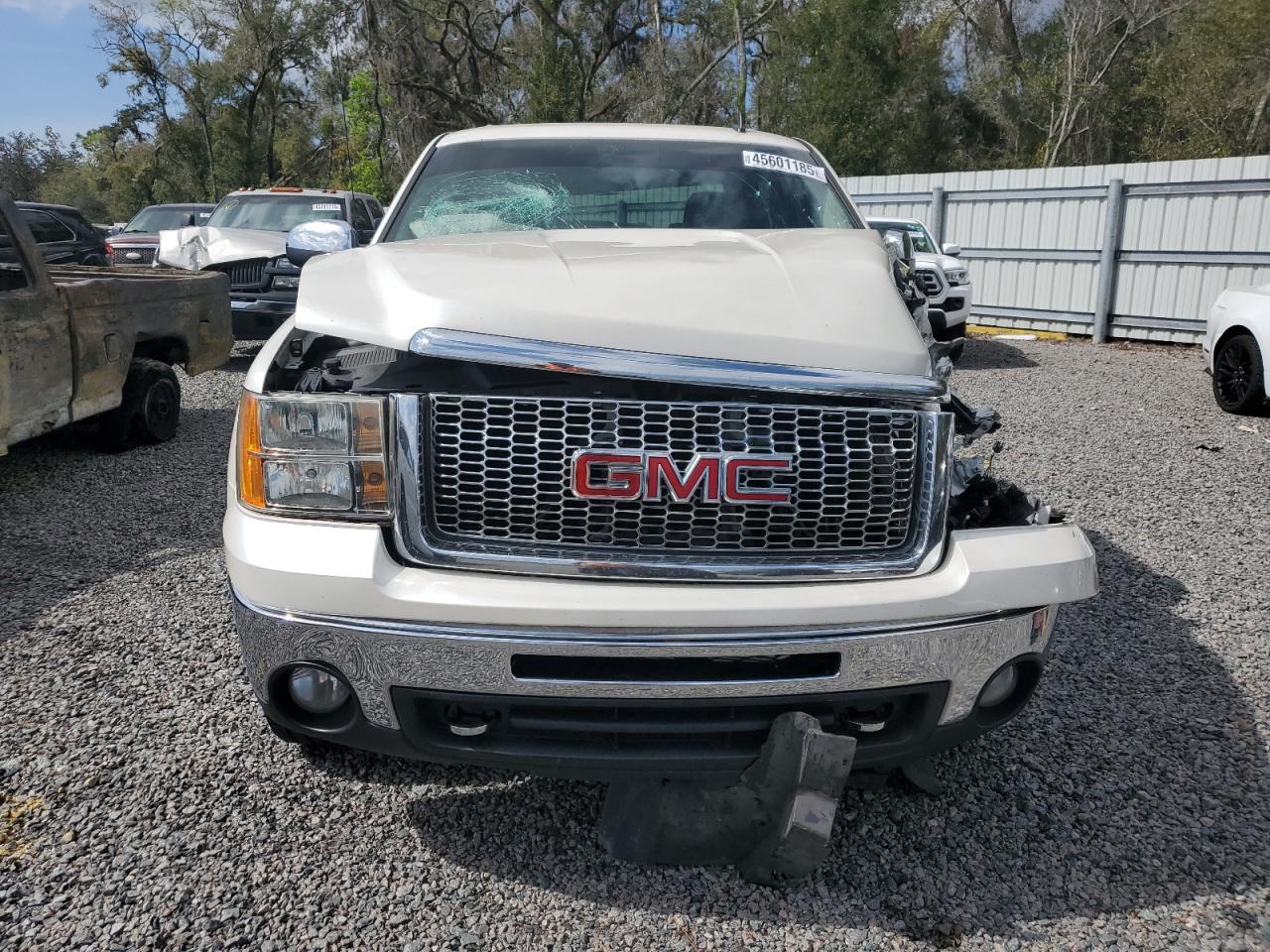 2010 GMC Sierra - Image 5