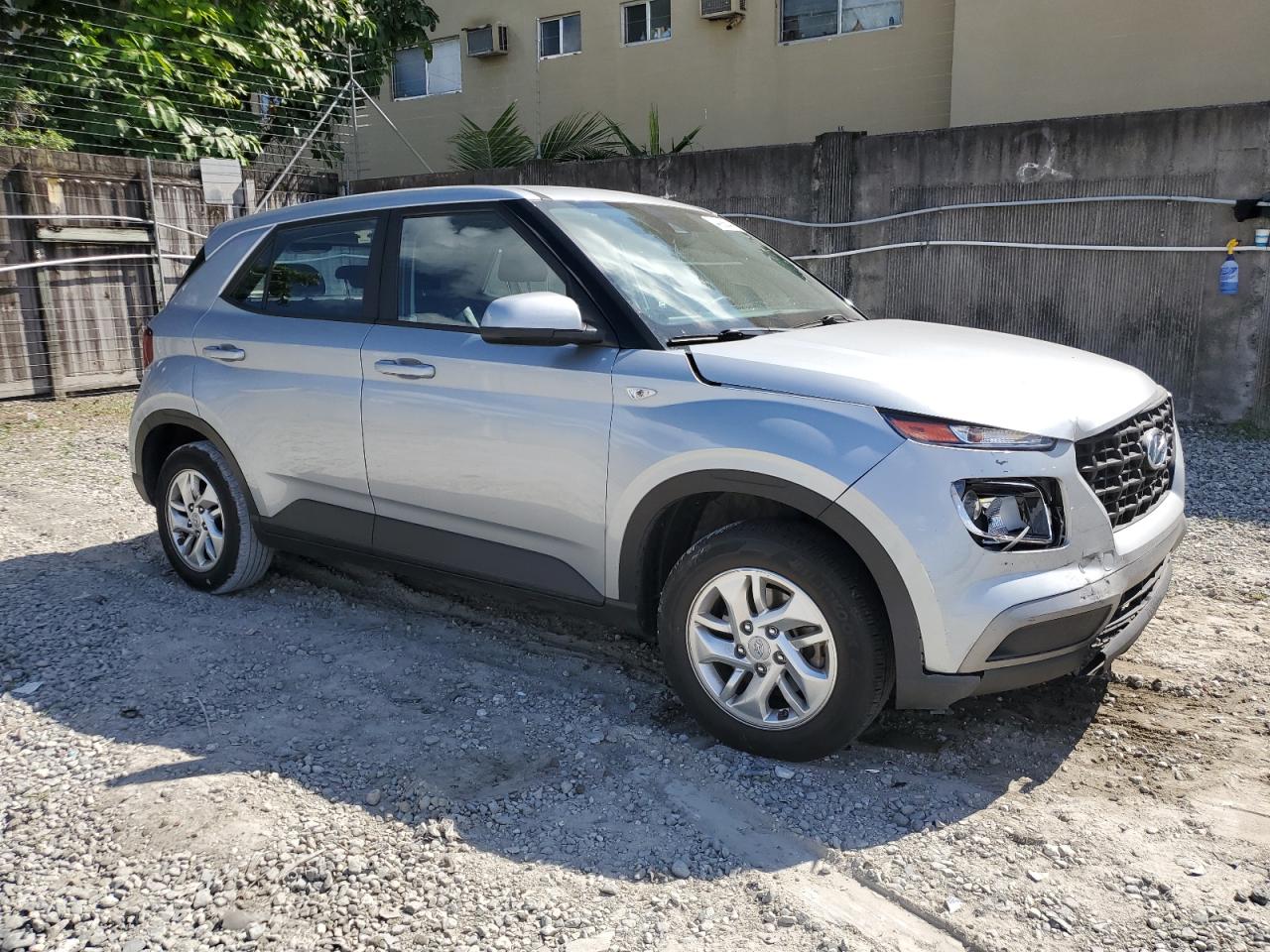 2021 Hyundai Venue - Image 4