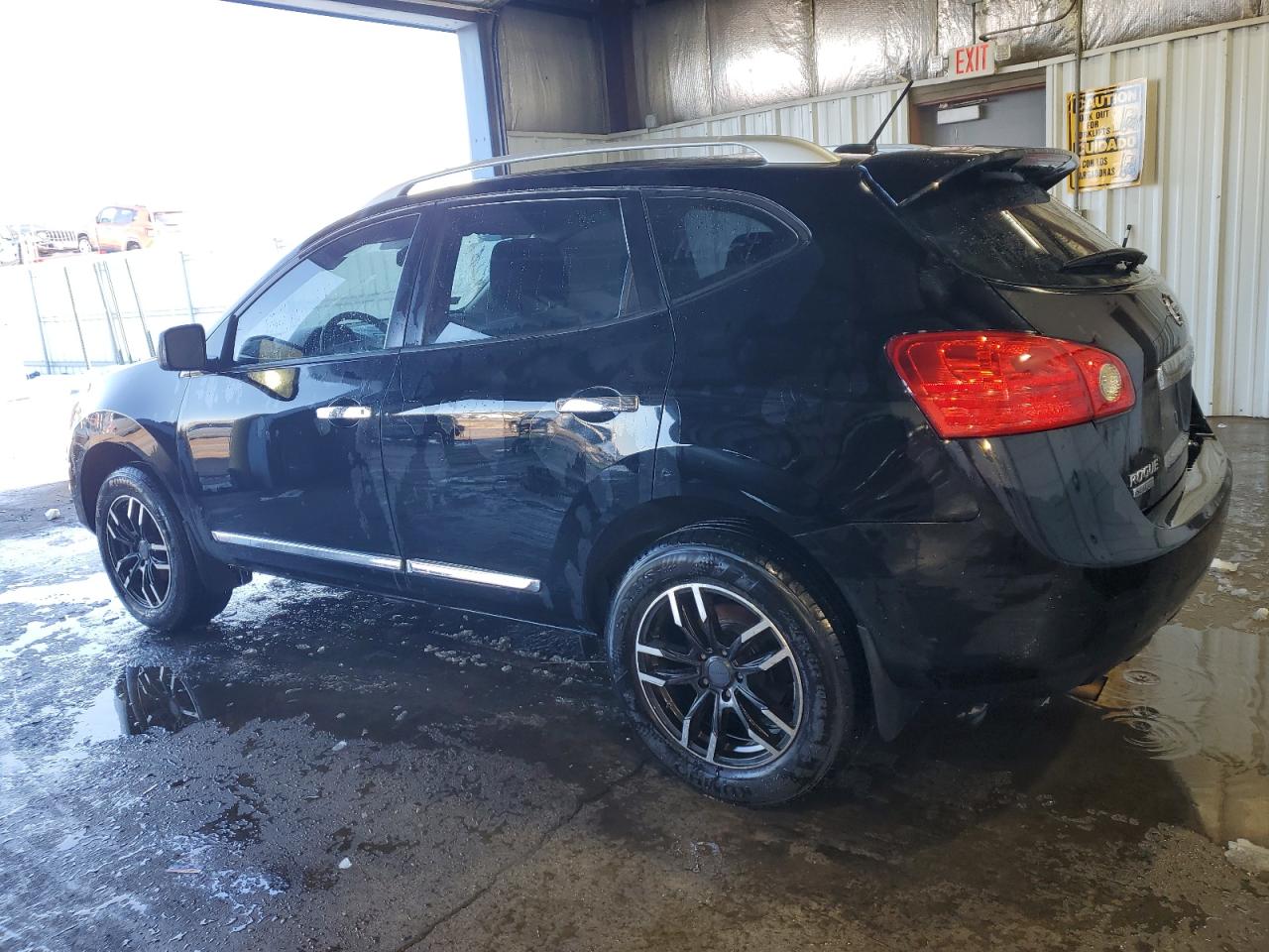 2015 Nissan Rogue - Image 2