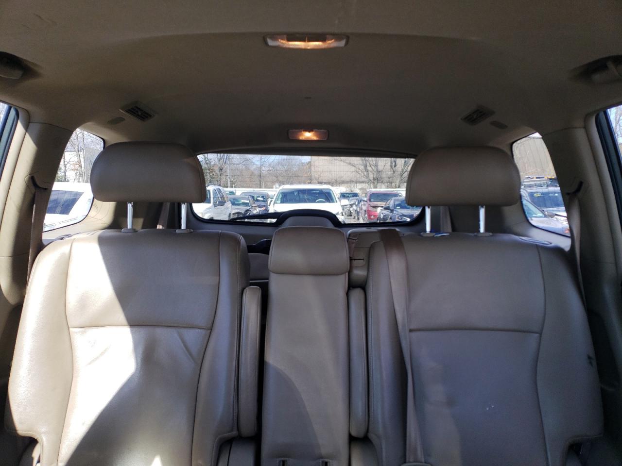 2013 Toyota Highlander - Image 10