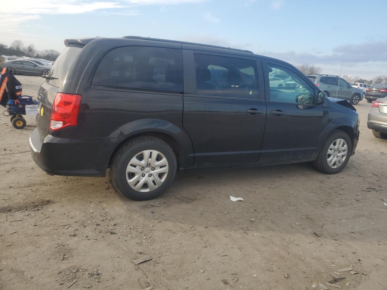 2019 Dodge Caravan - Image 3