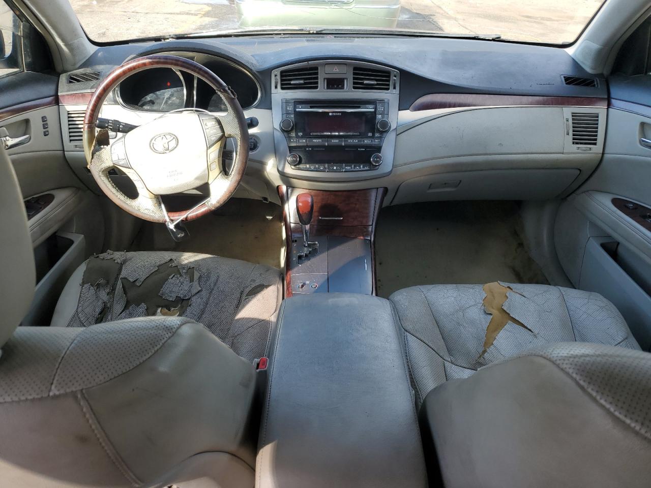 2011 Toyota Avalon - Image 8