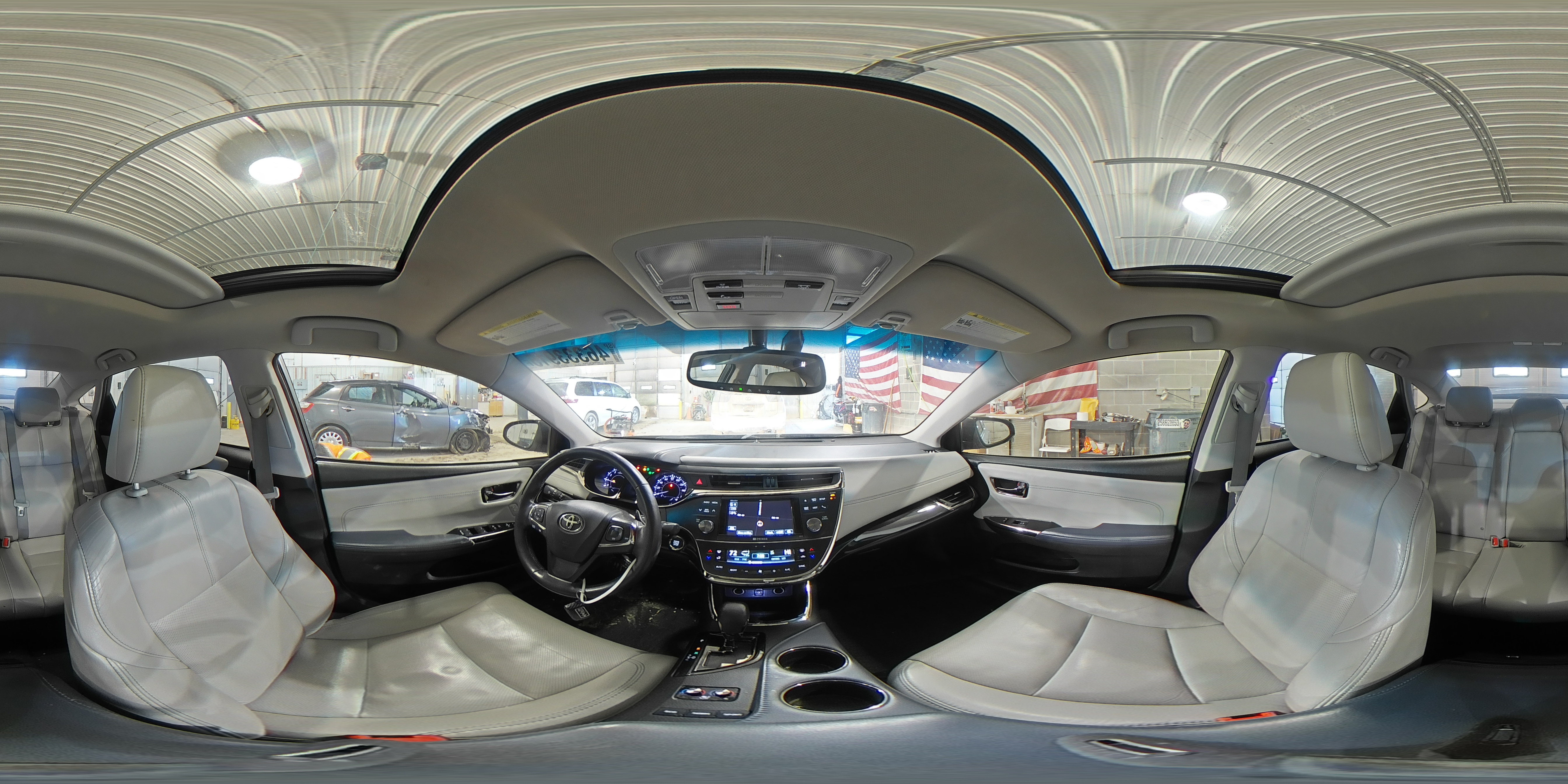 2013 Toyota Avalon - Image 13