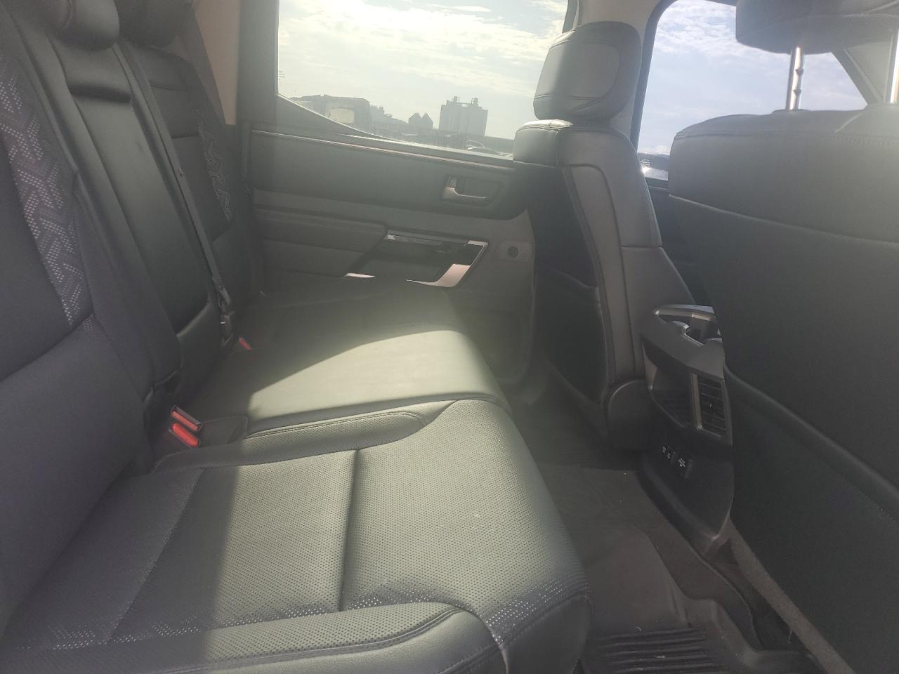 2022 Toyota Tundra - Image 10