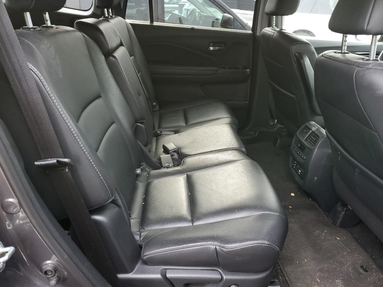 2016 Honda Pilot - Image 11
