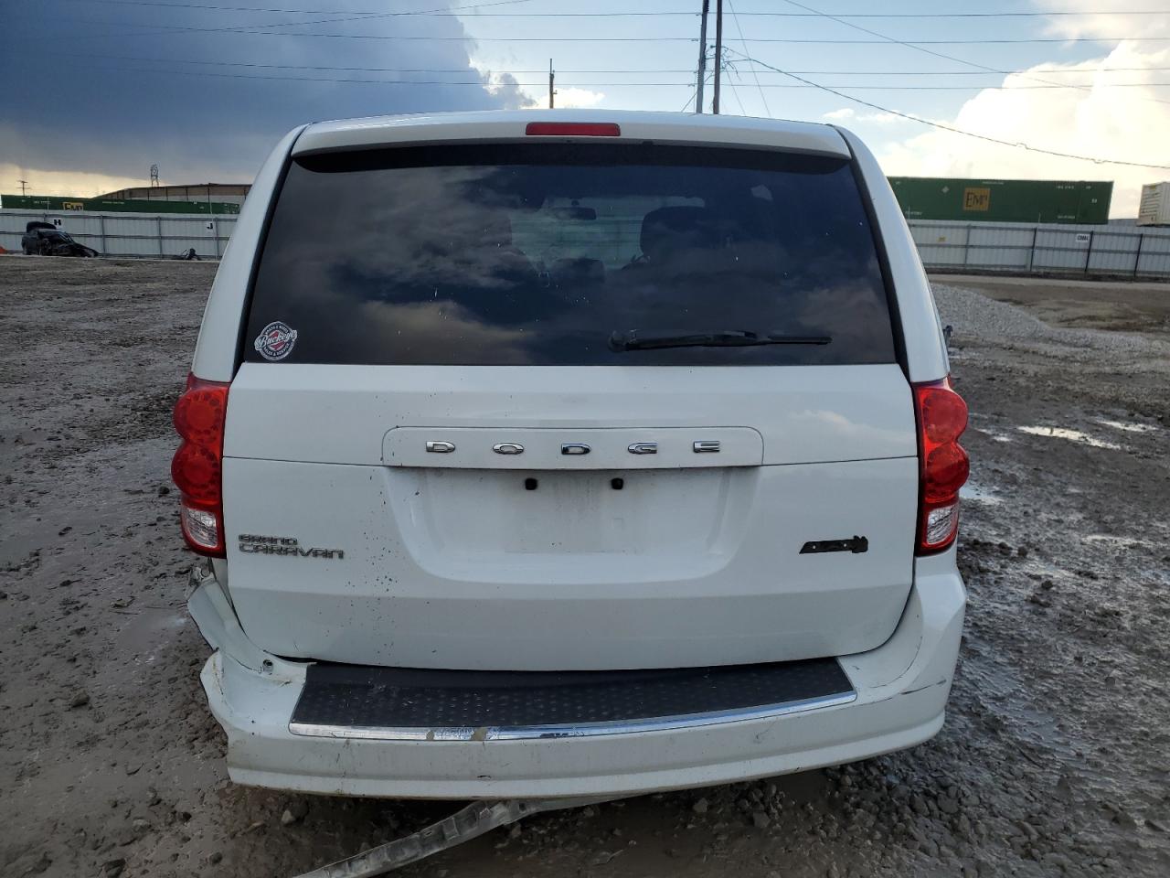 2014 Dodge Caravan - Image 6