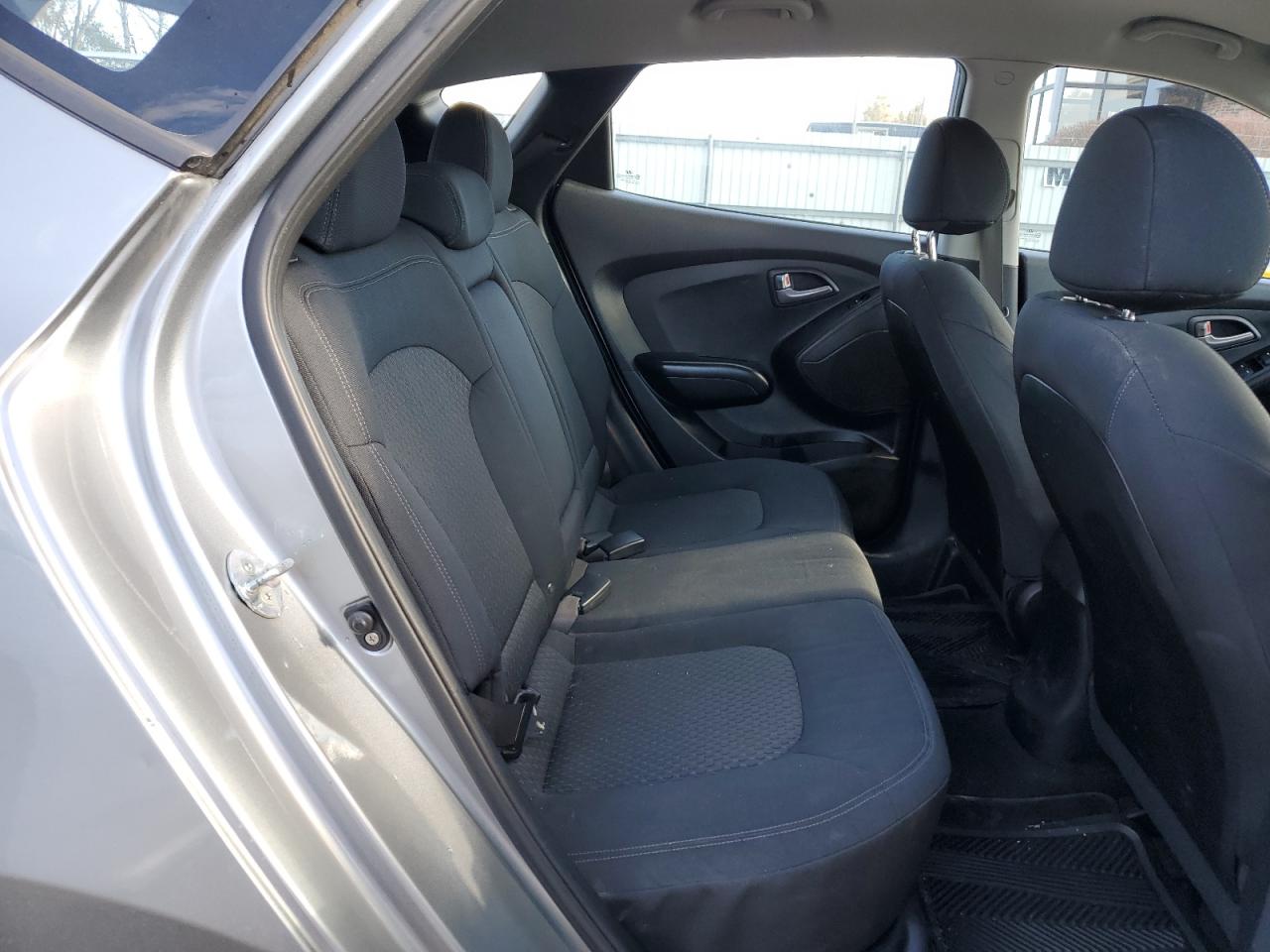 2011 Hyundai Tucson - Image 11