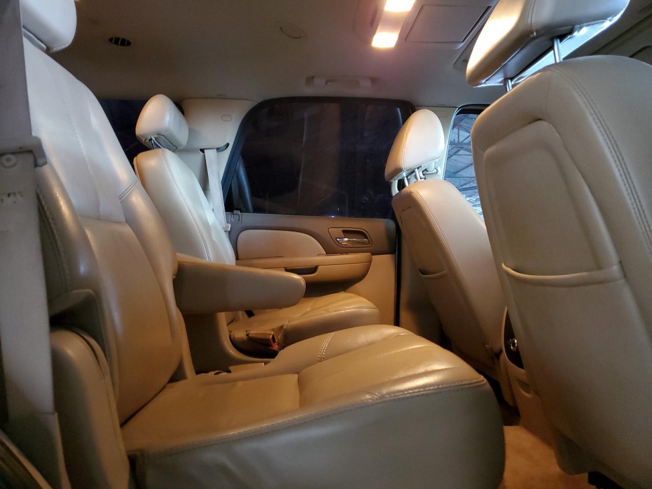2007 GMC Yukon - Image 11