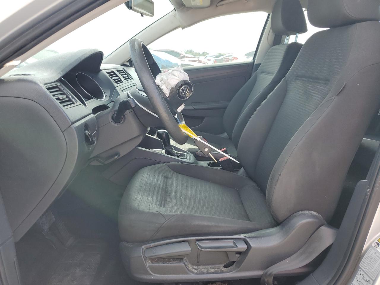 2015 Volkswagen Jetta - Image 7