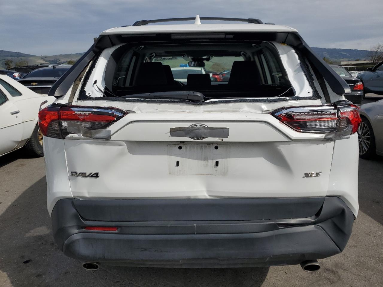 2023 Toyota RAV 4 - Image 6