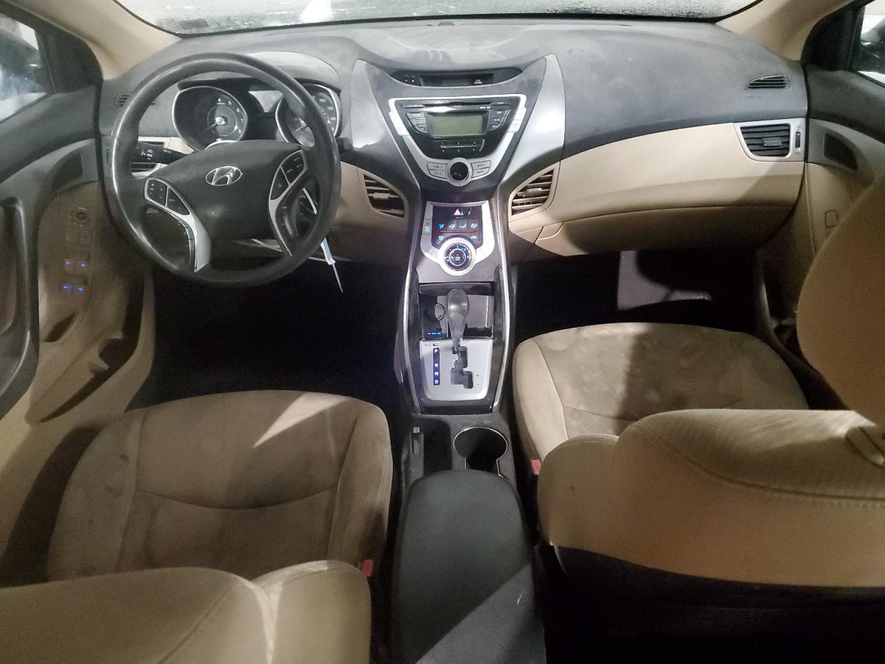 2011 Hyundai Elantra - Image 8