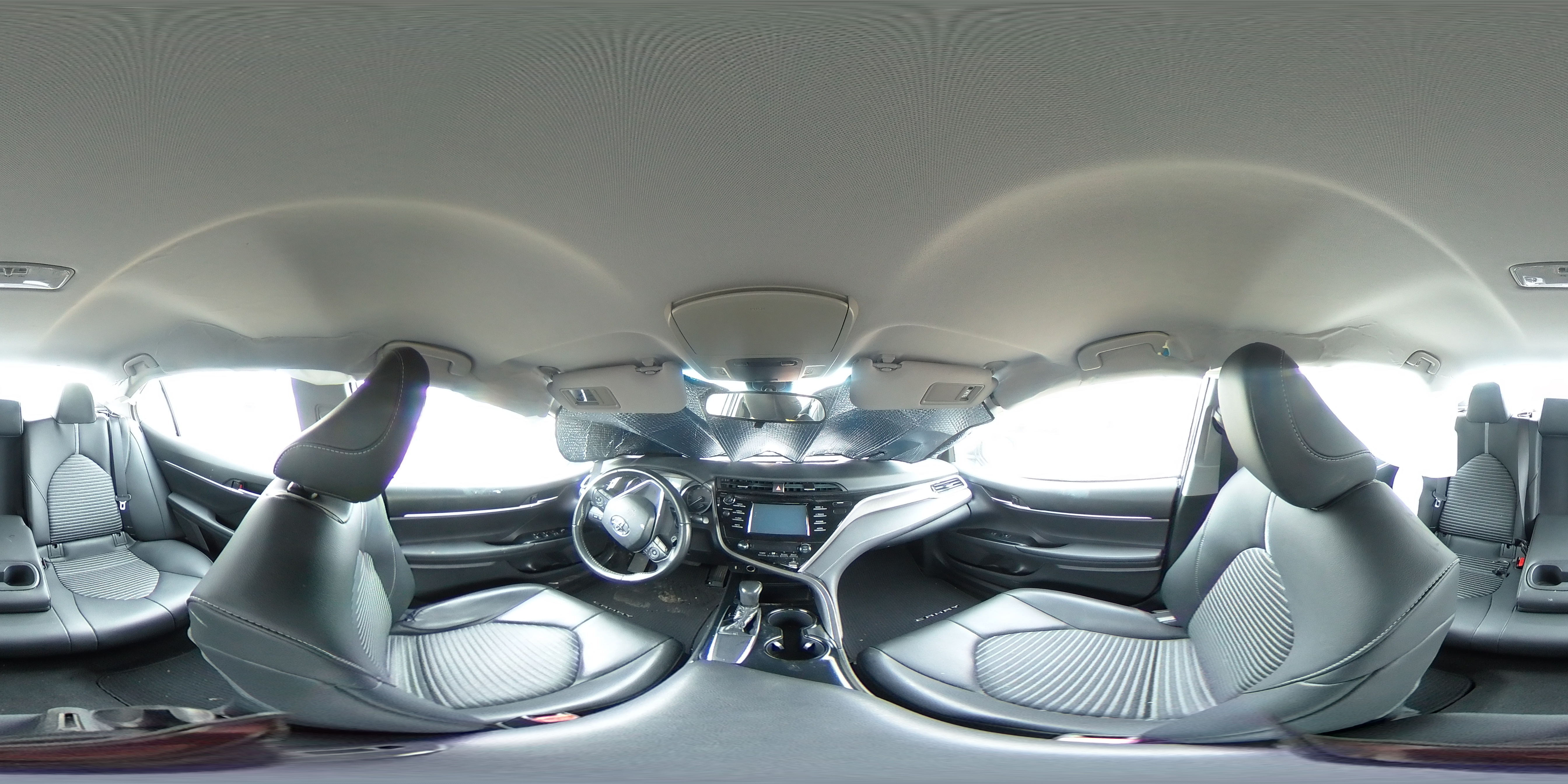 2018 Toyota Camry - Image 12