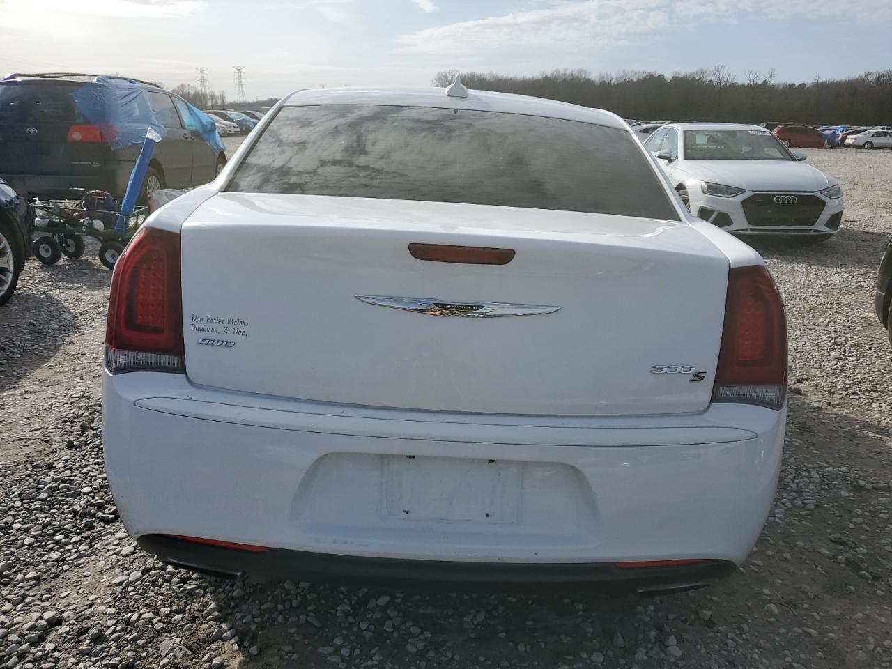 2016 Chrysler 300 - Image 6