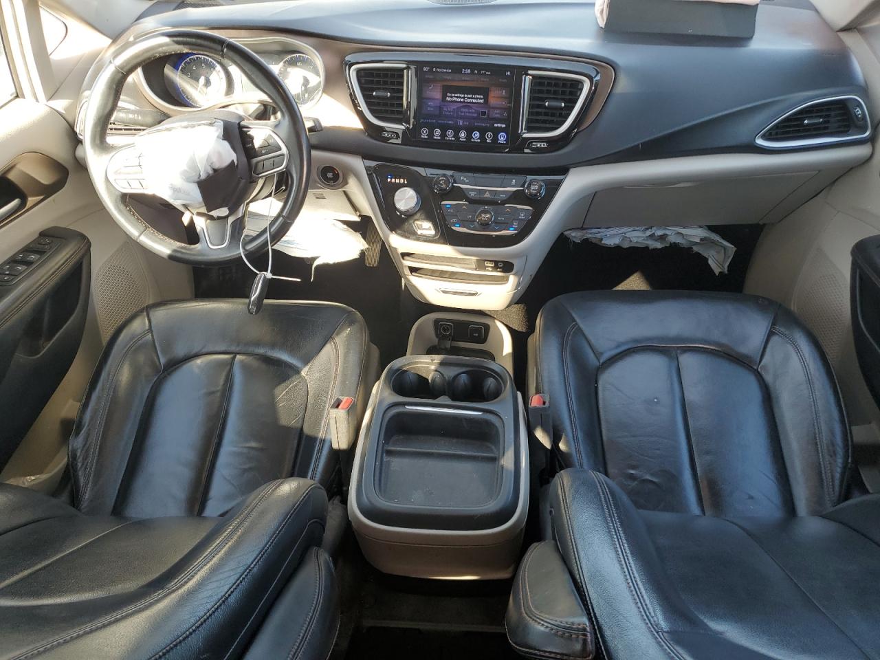 2017 Chrysler Pacifica - Image 8