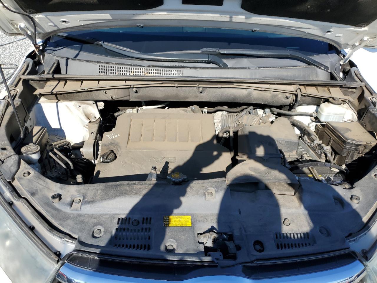 2014 Toyota Highlander - Image 11
