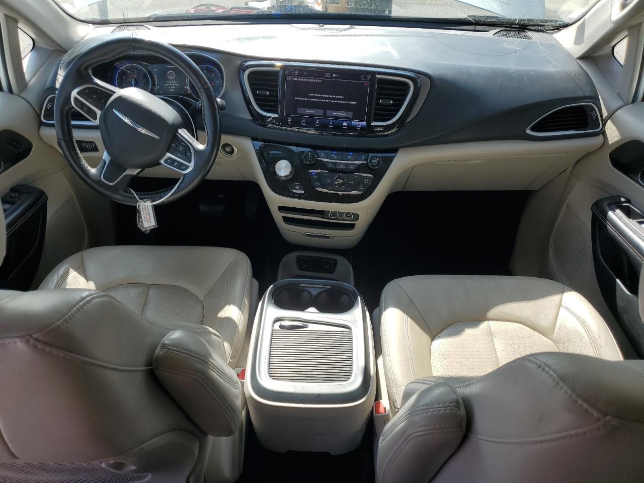 2021 Chrysler Pacifica - Image 8