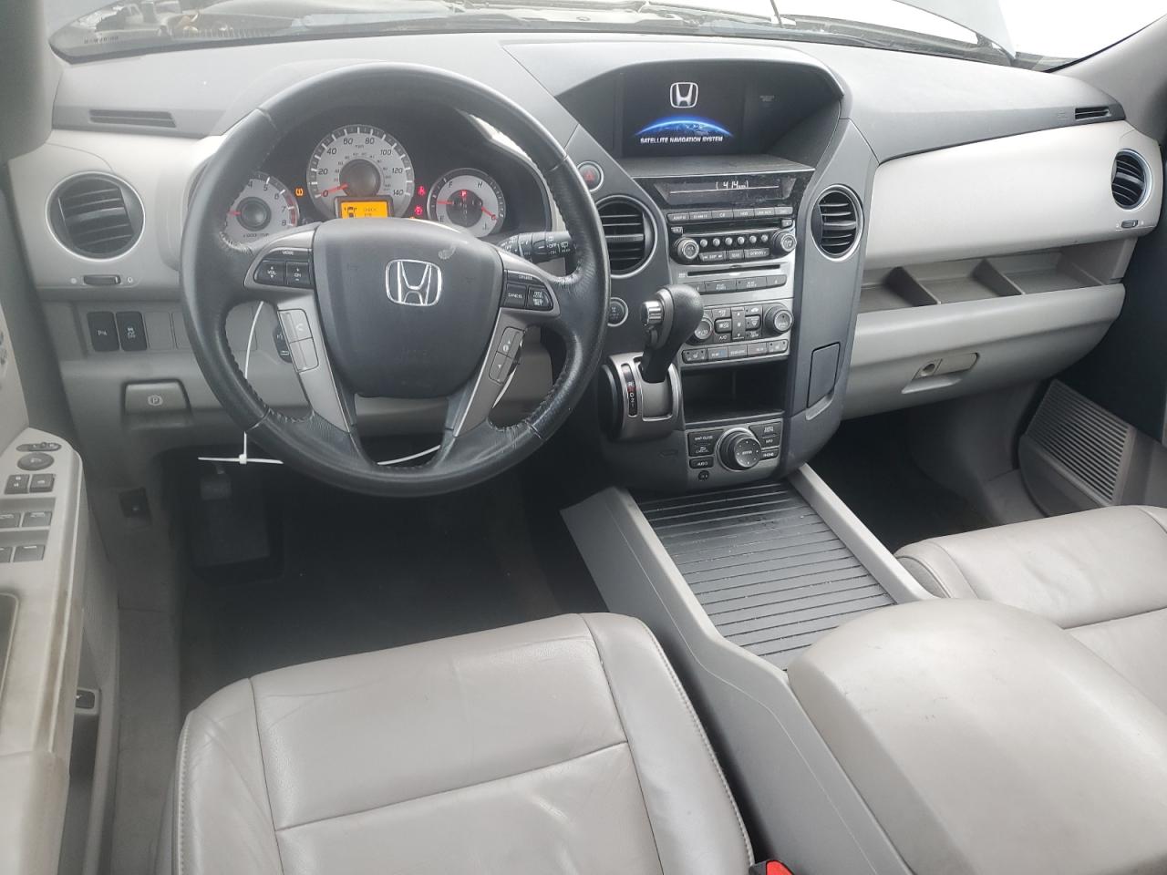 2014 Honda Pilot - Image 8