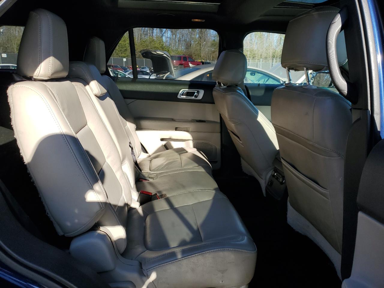 2012 Ford Explorer - Image 11
