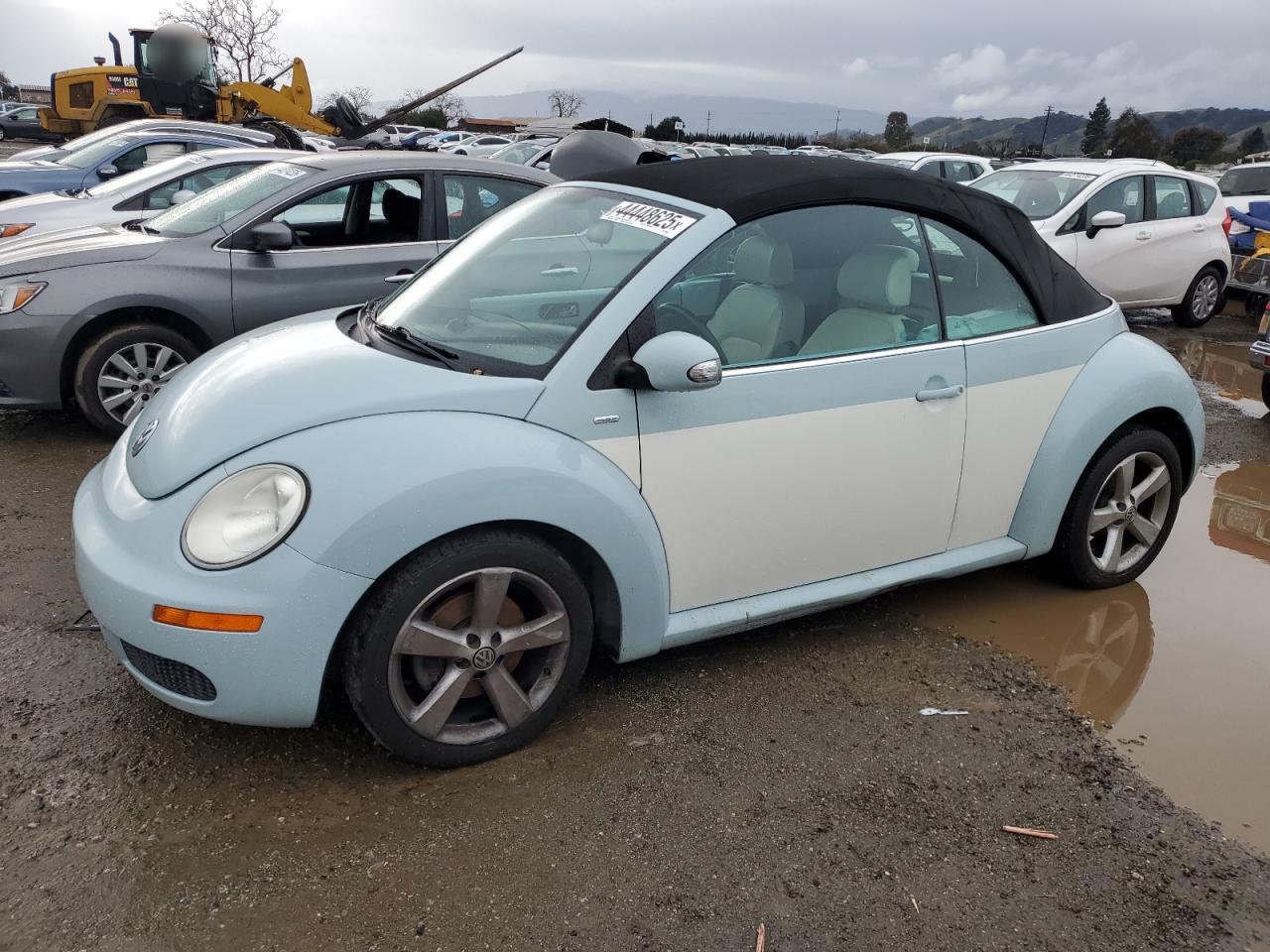 2010 Volkswagen Beetle - Image 1
