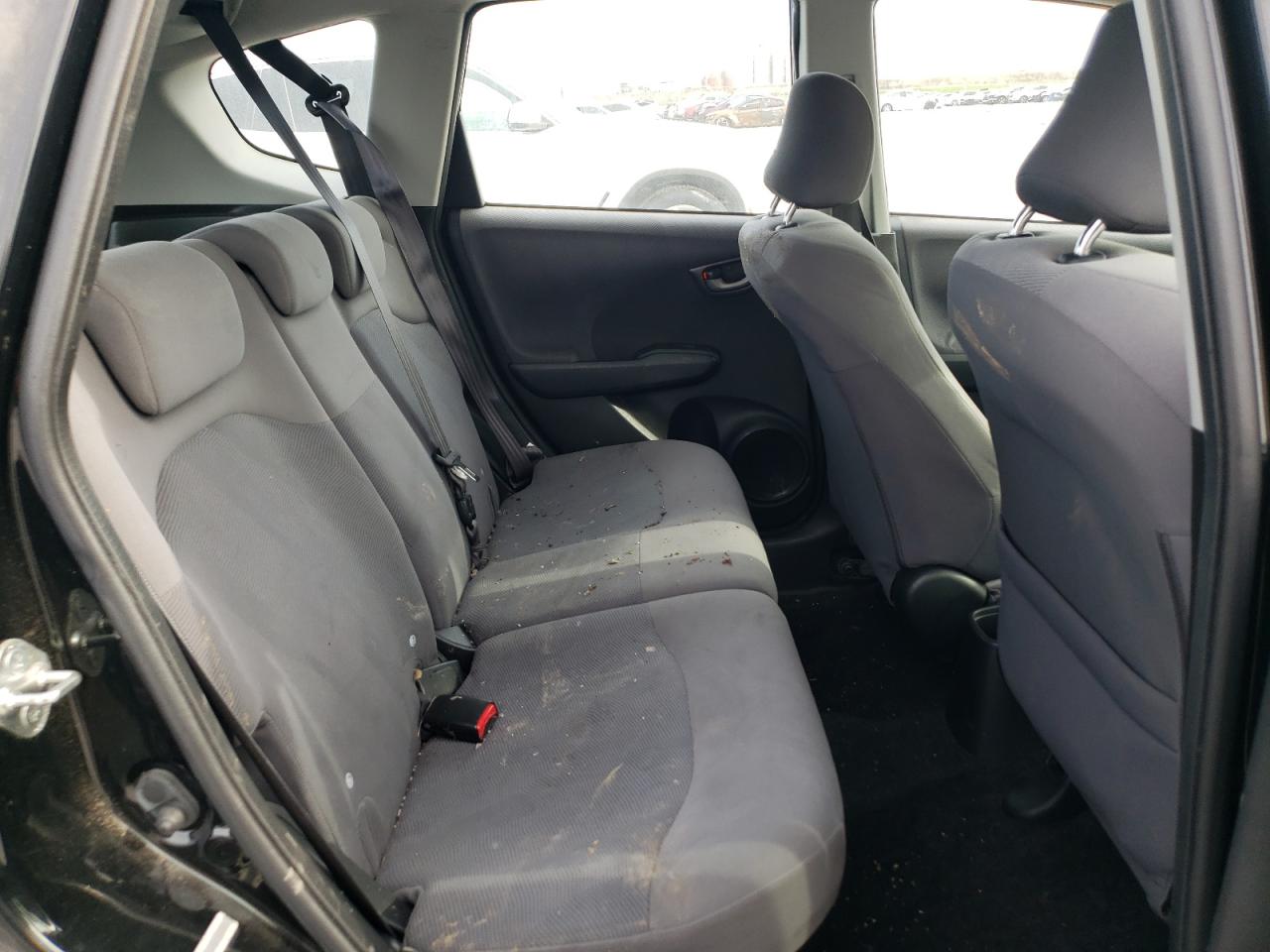 2010 Honda Fit - Image 11