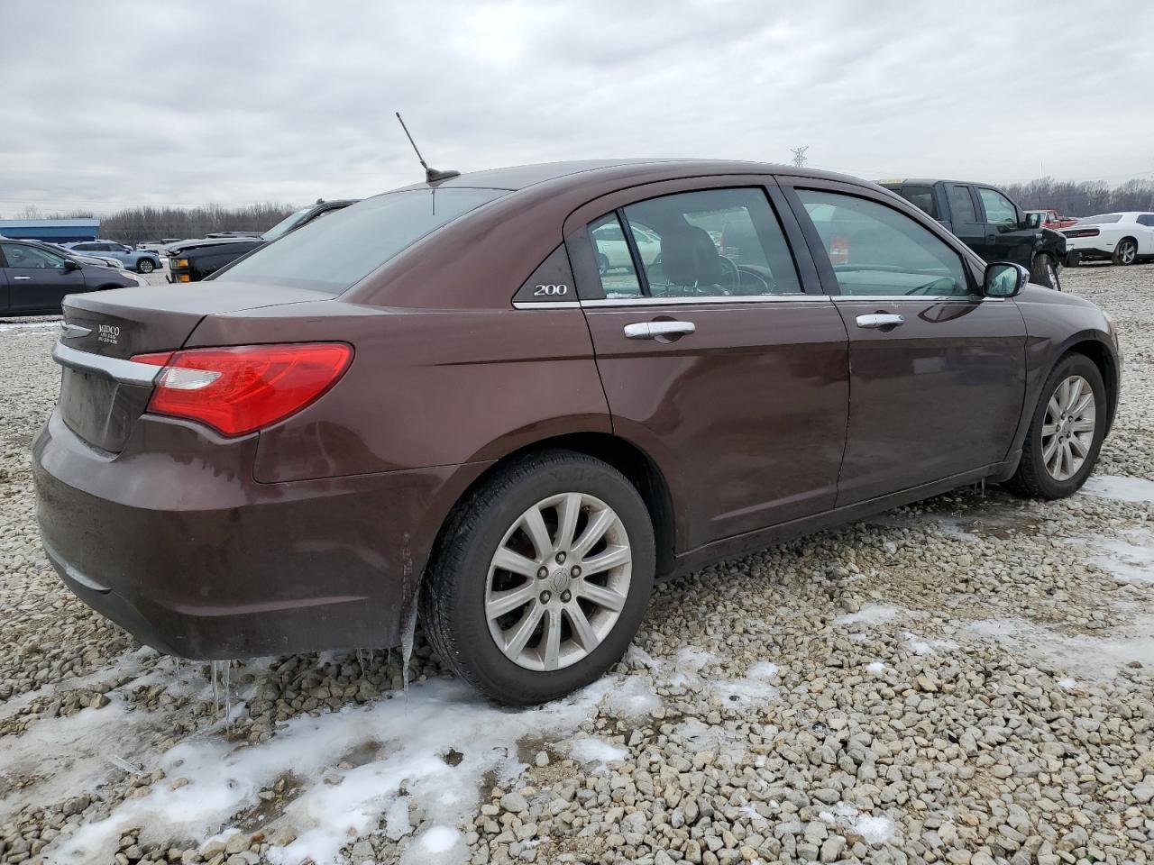2013 Chrysler 200 - Image 3