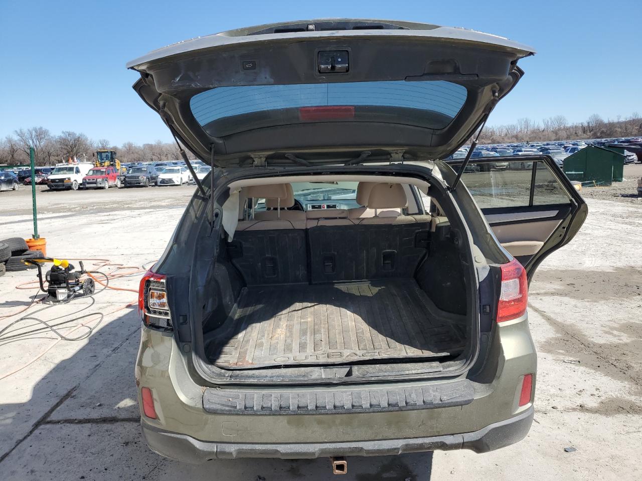 2015 Subaru Outback - Image 6