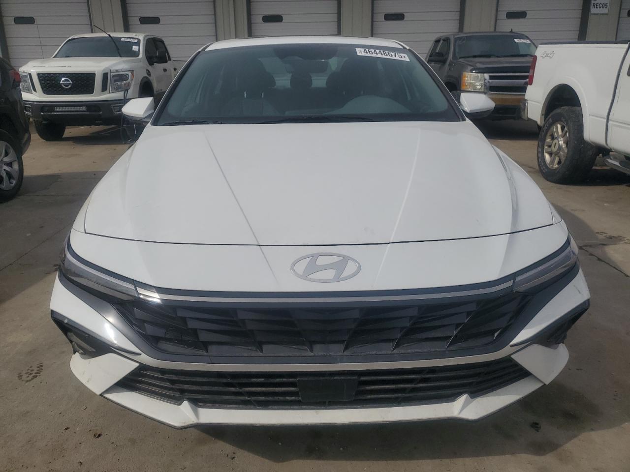 2024 Hyundai Elantra - Image 5