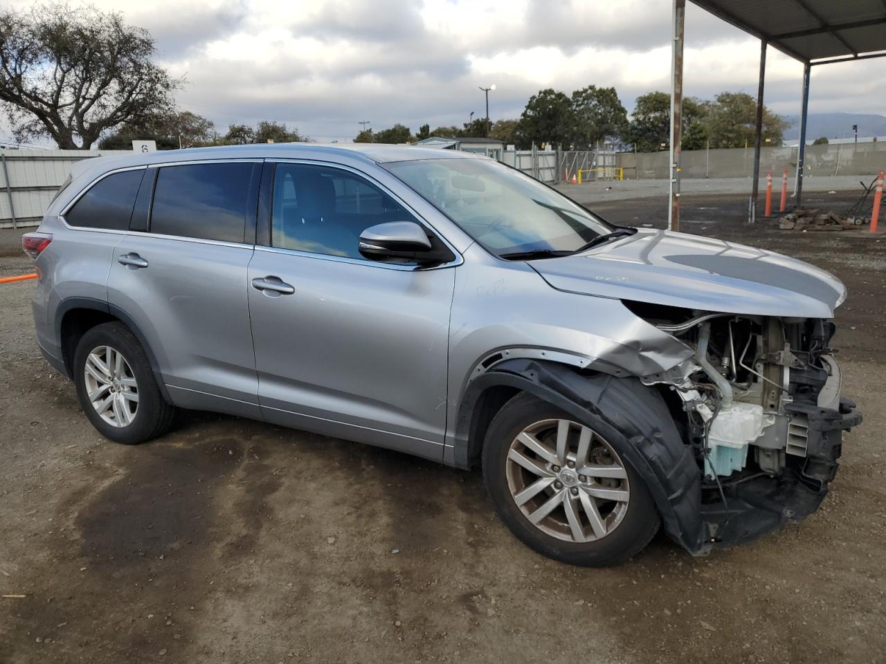 2015 Toyota Highlander - Image 4