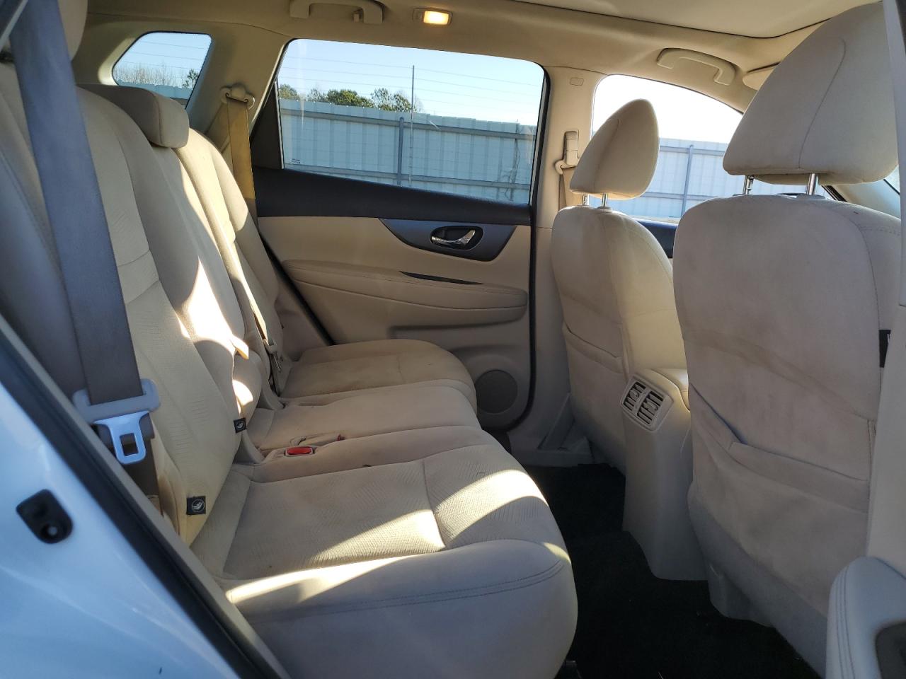 2016 Nissan Rogue - Image 12
