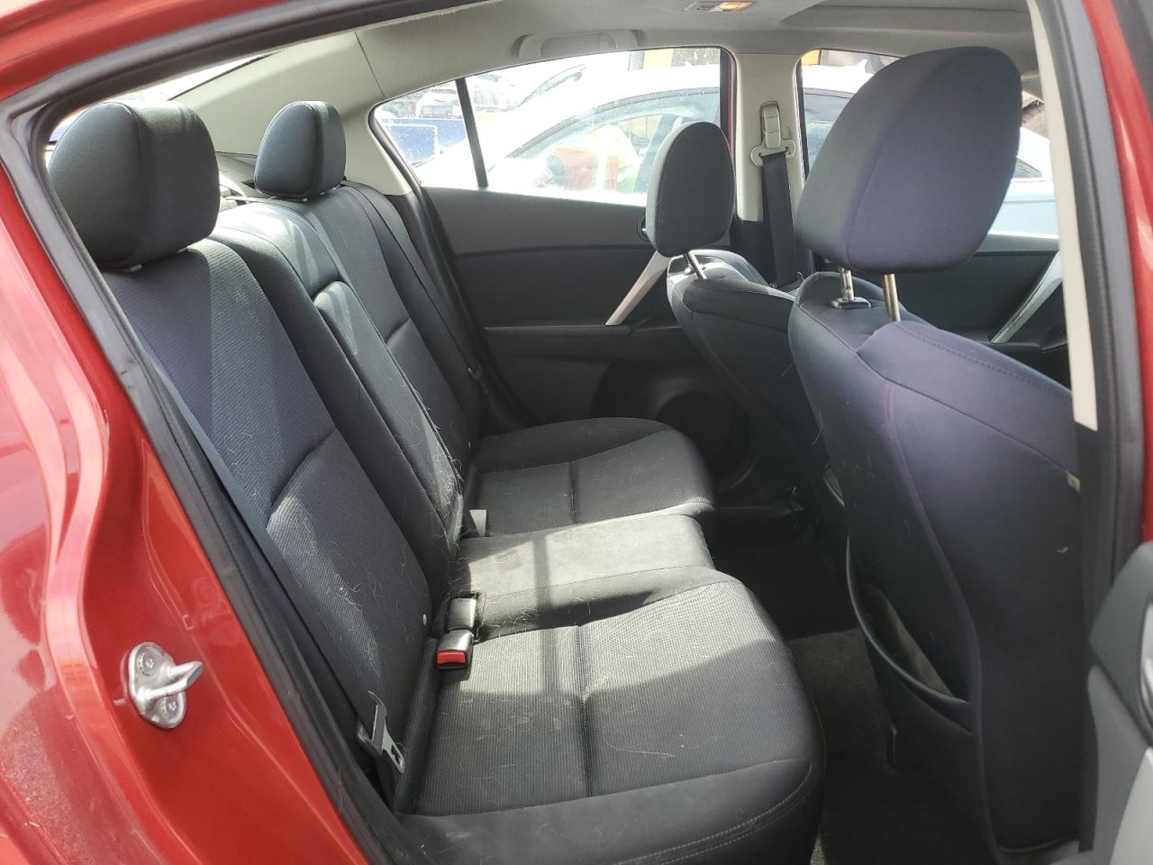 2010 Mazda 3 - Image 10