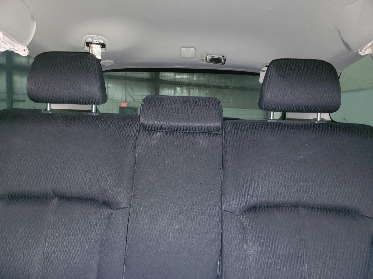 2011 Subaru Outback - Image 10